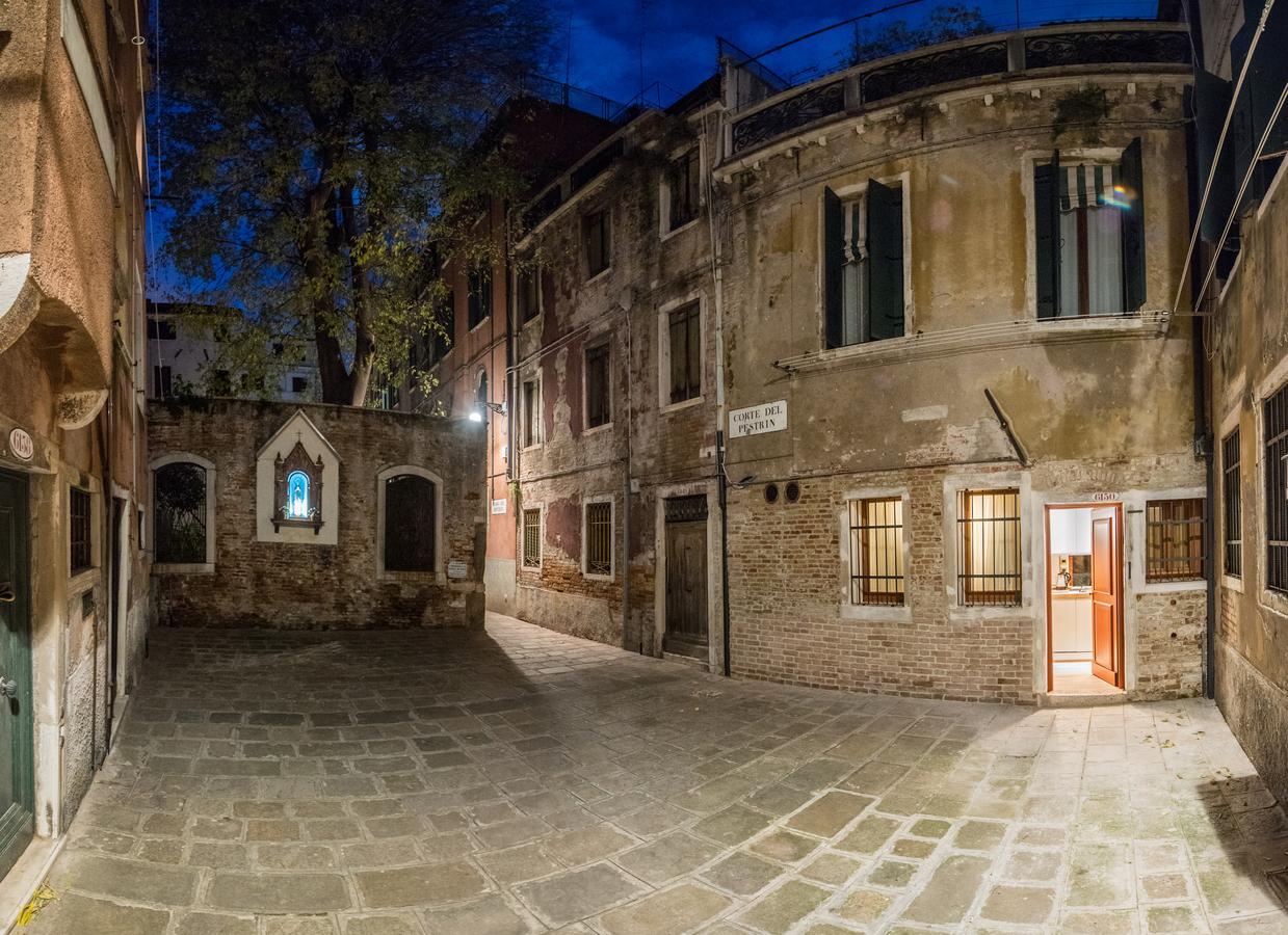 Nike Appartamenti Venesia Bagian luar foto