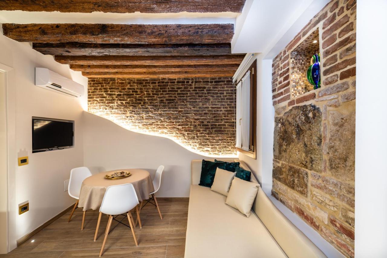 Nike Appartamenti Venesia Bagian luar foto